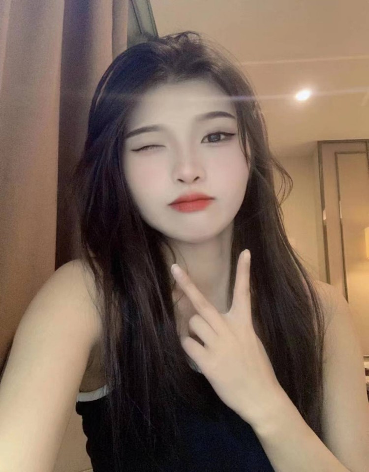 妻子初次接受三人行小说,高清手机版